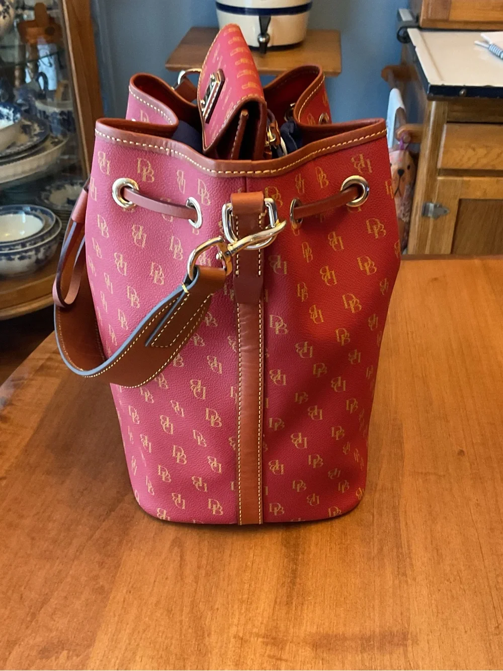 Dooney & Bourke Red Gretta Drawstring Bucket Shoulder Bag with wallet - Picture 4 of 16